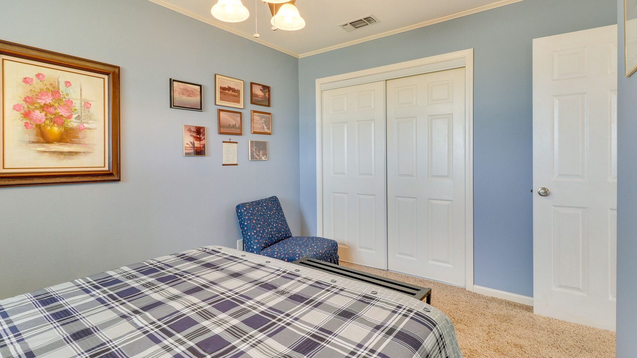 Photo of Bedroom in Manor
