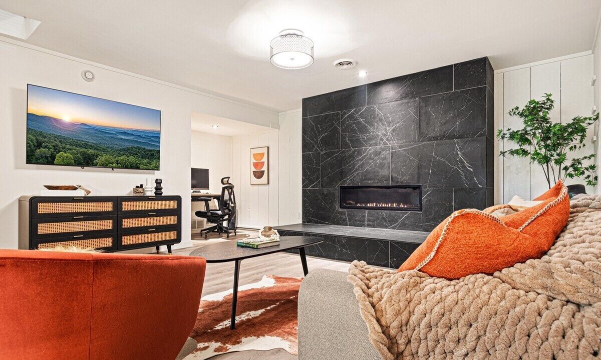 Photo of Livingroom in Hendersonville