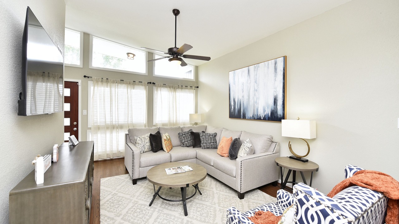 Photo of Livingroom in Sharpstown