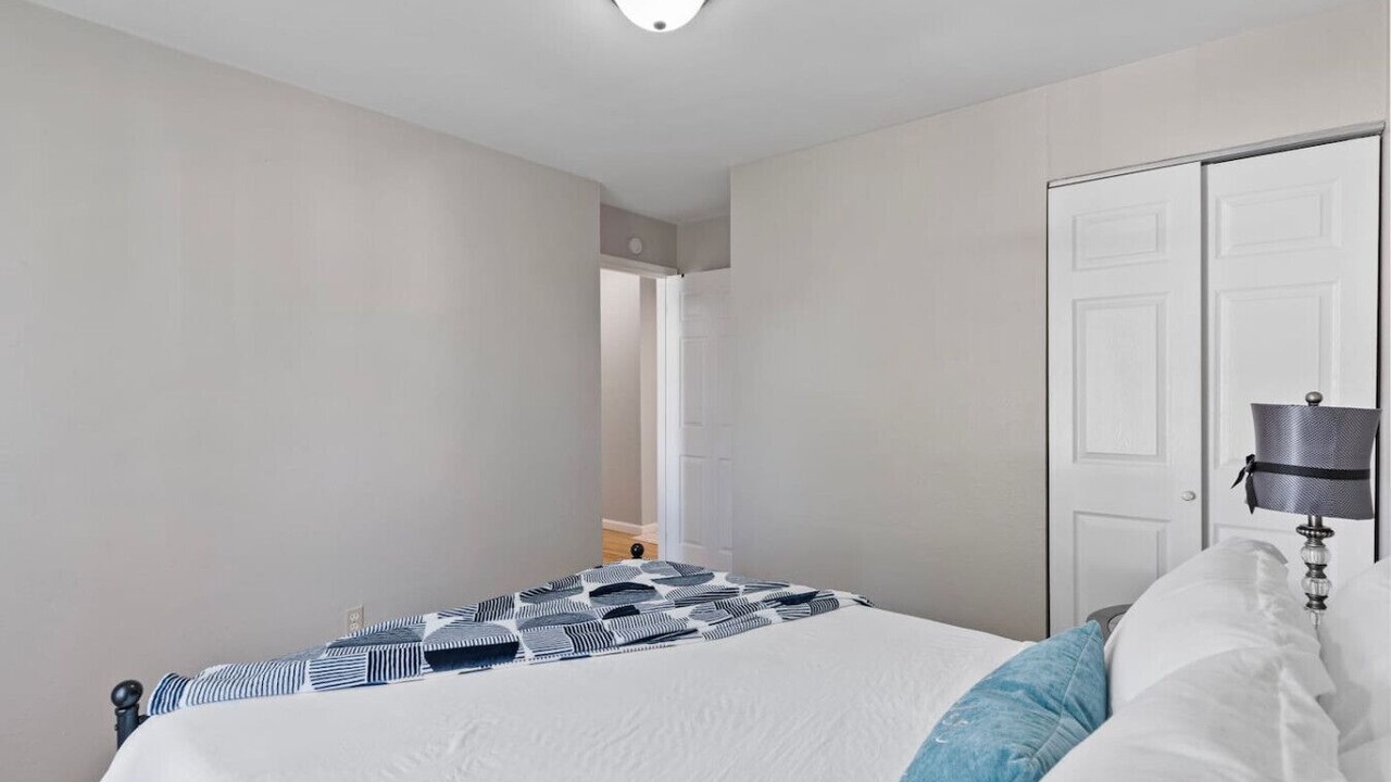 Photo of Bedroom in High Ridge