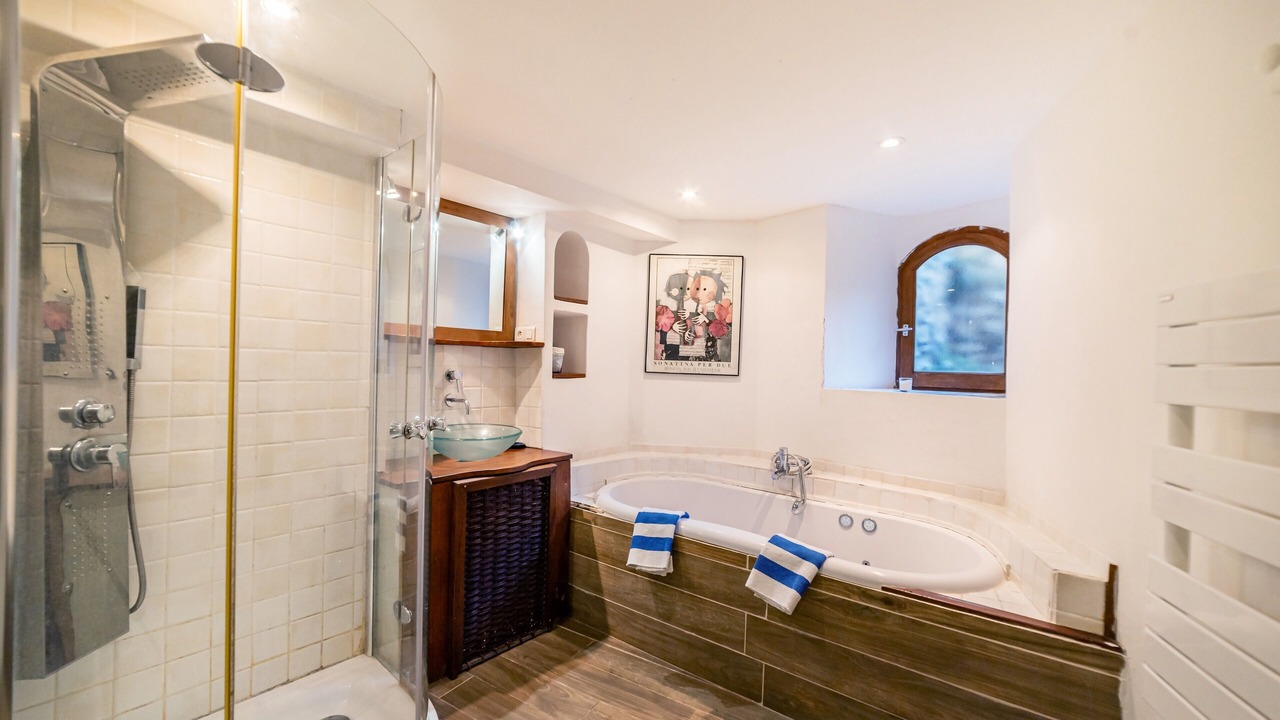 Photo of Bathroom in Montferrer