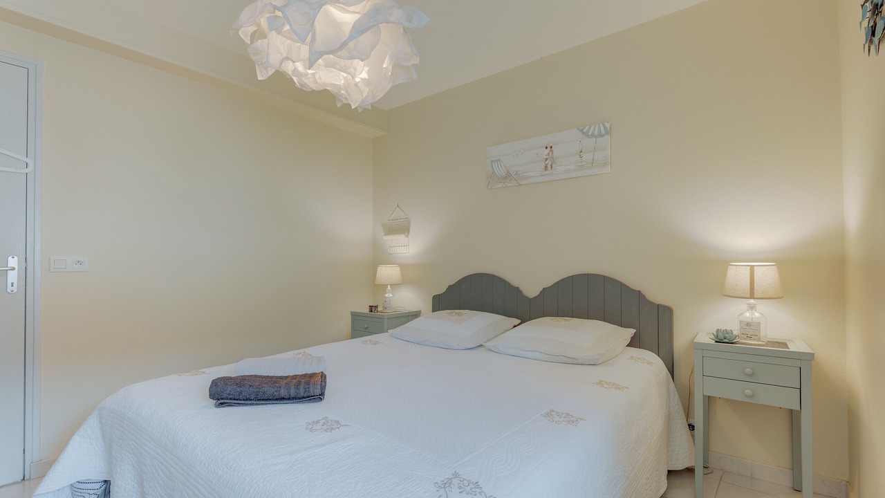 Photo of Bedroom in Saint-Benoit-des-Ondes