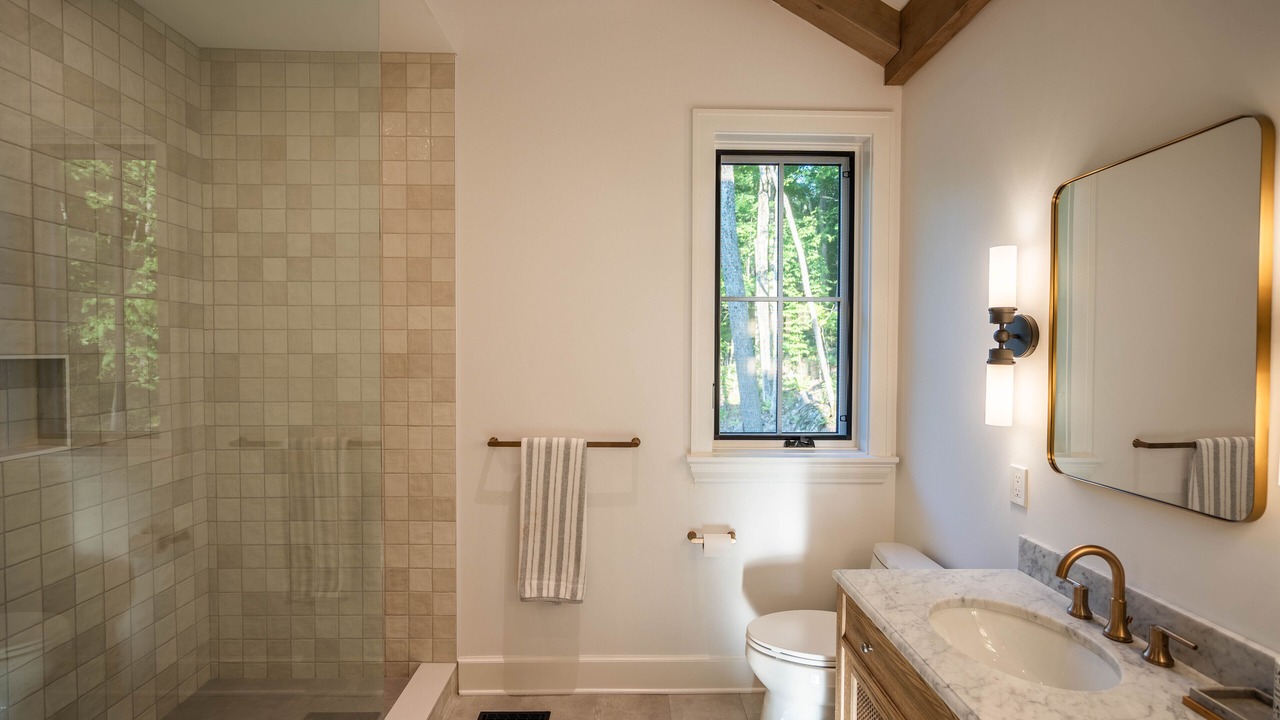 Photo of Bathroom in Frontenac