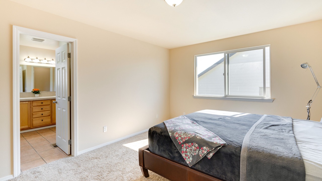 Photo of Bedroom in North Creek