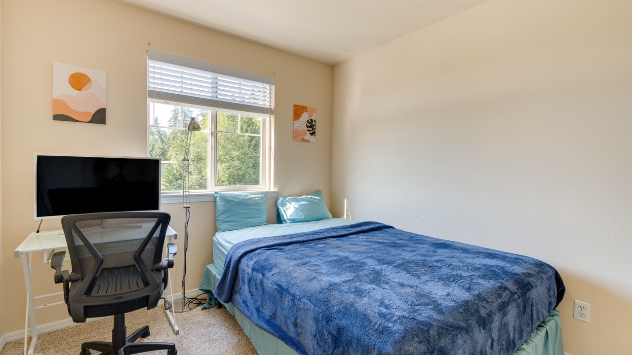 Photo of Bedroom in North Creek