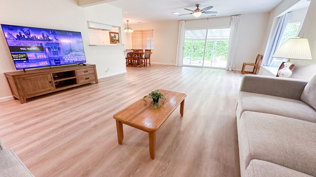 Photo of Livingroom in Davis