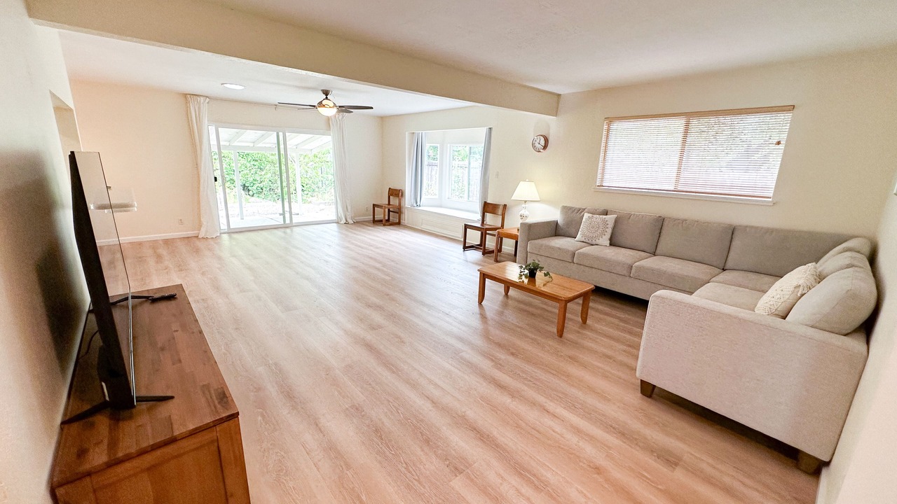 Photo of Livingroom in Davis