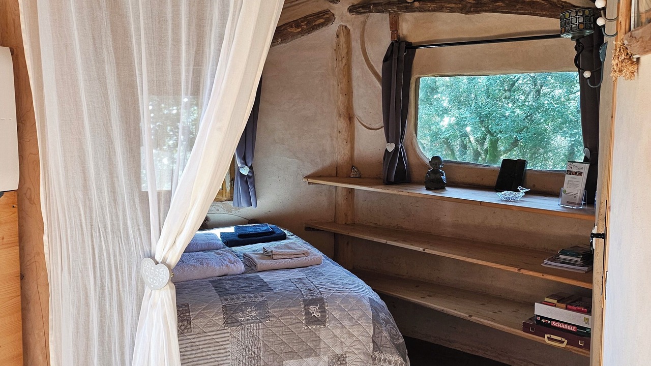 Photo of Bedroom in Labastide-de-Virac