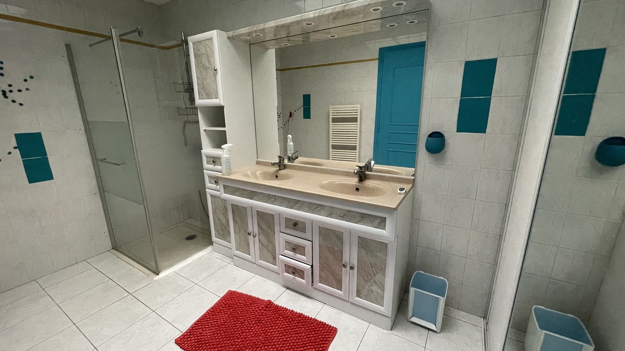 Photo of Bathroom in Saint-Crespin-sur-Moine