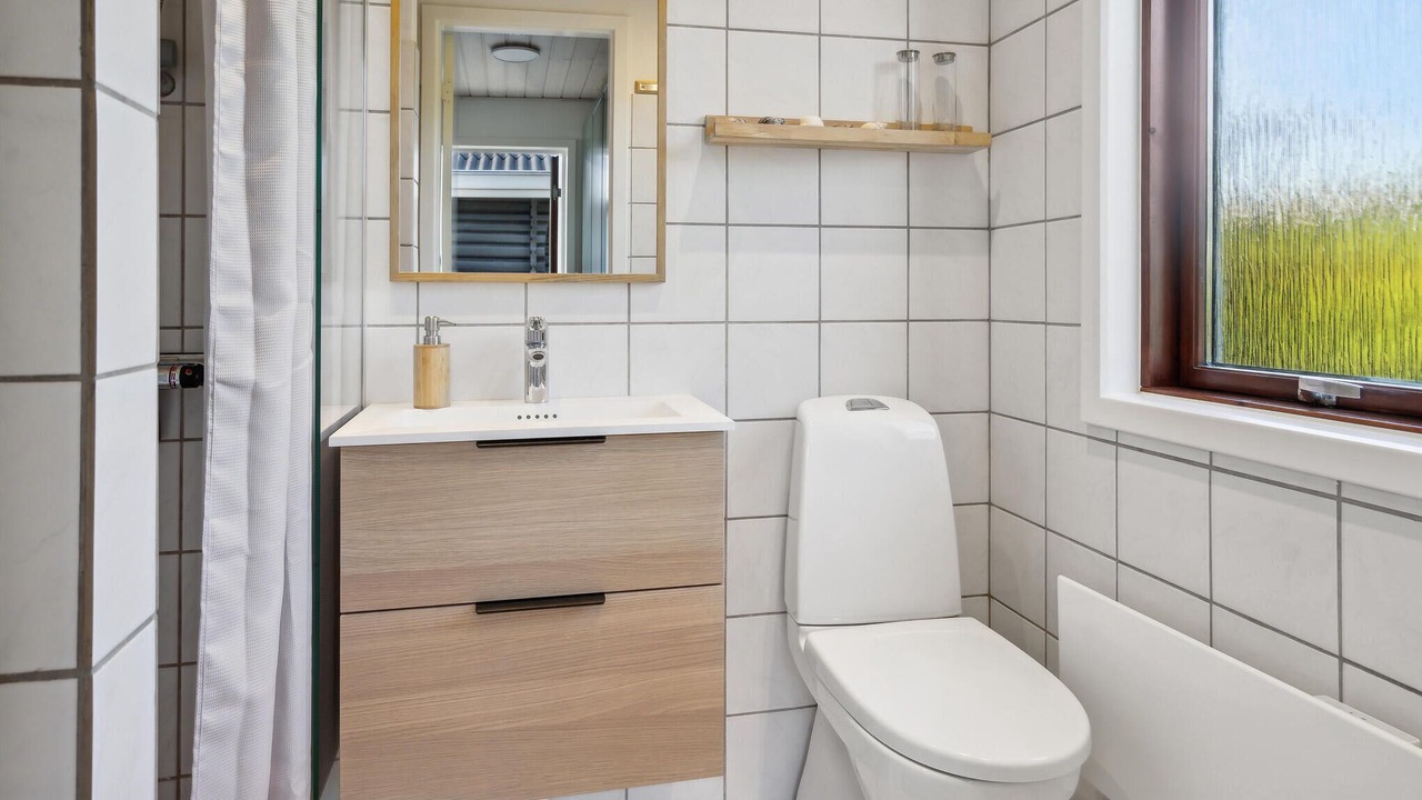 Photo of Bathroom in Helnæs By