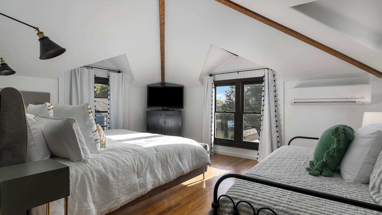 Photo of Bedroom in Stonewall