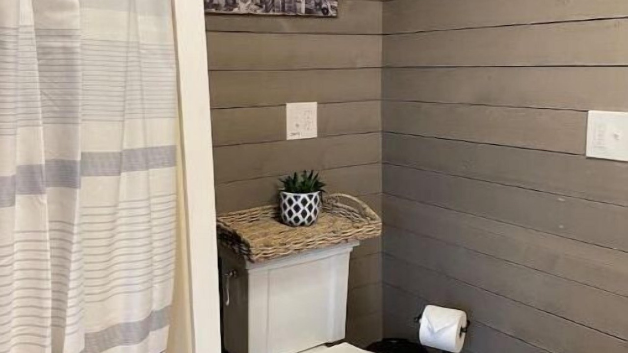 Photo of Bathroom in Woodridge