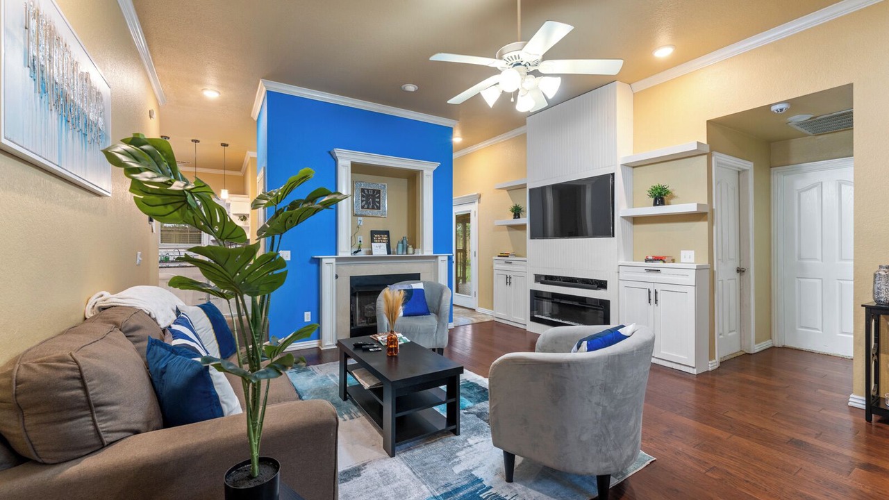 Photo of Livingroom in Lowell
