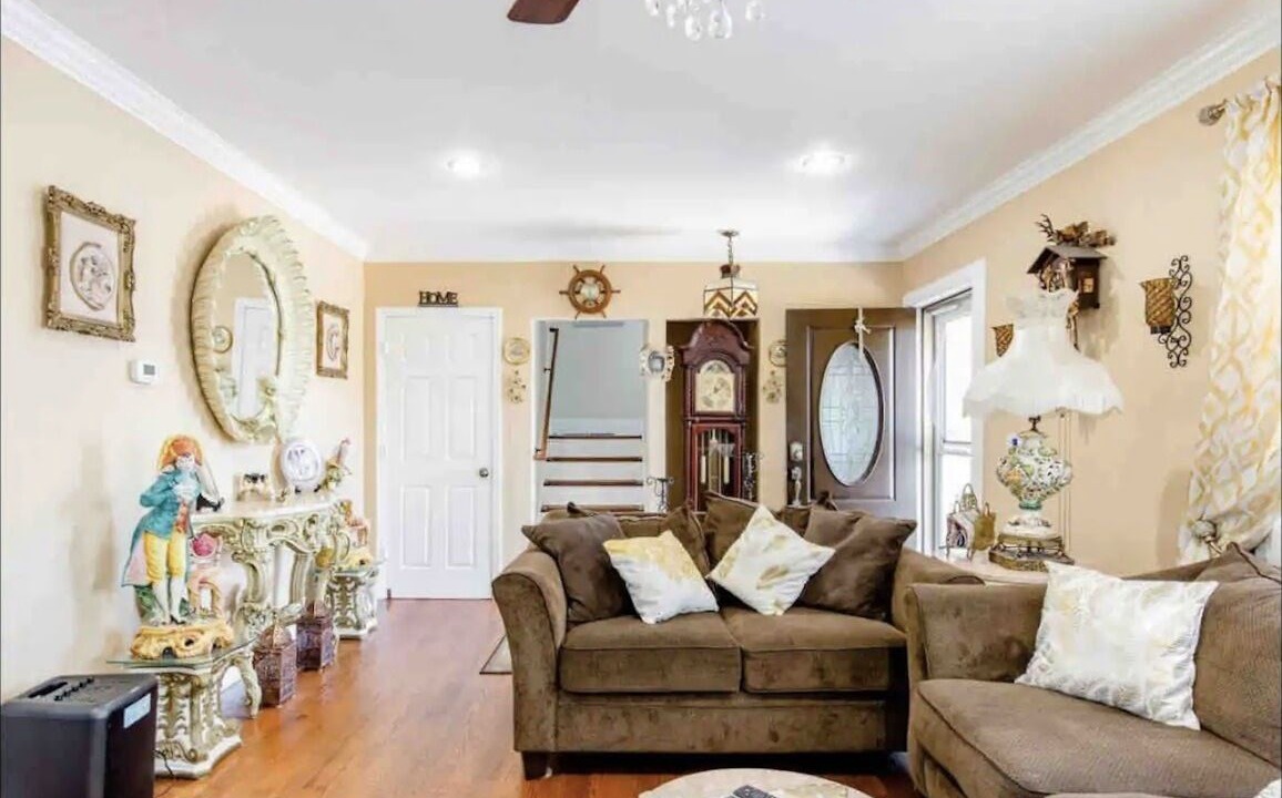 Photo of Livingroom in Shirley