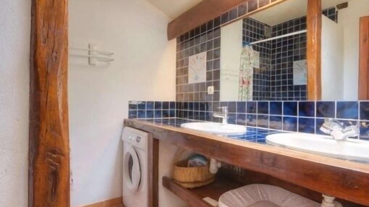 Photo of Bathroom in Buffon