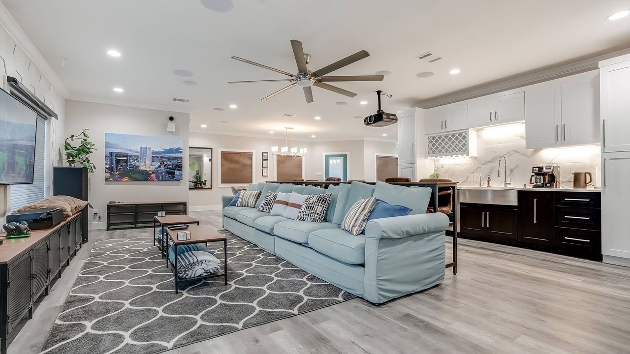 Photo of Livingroom in Five Points