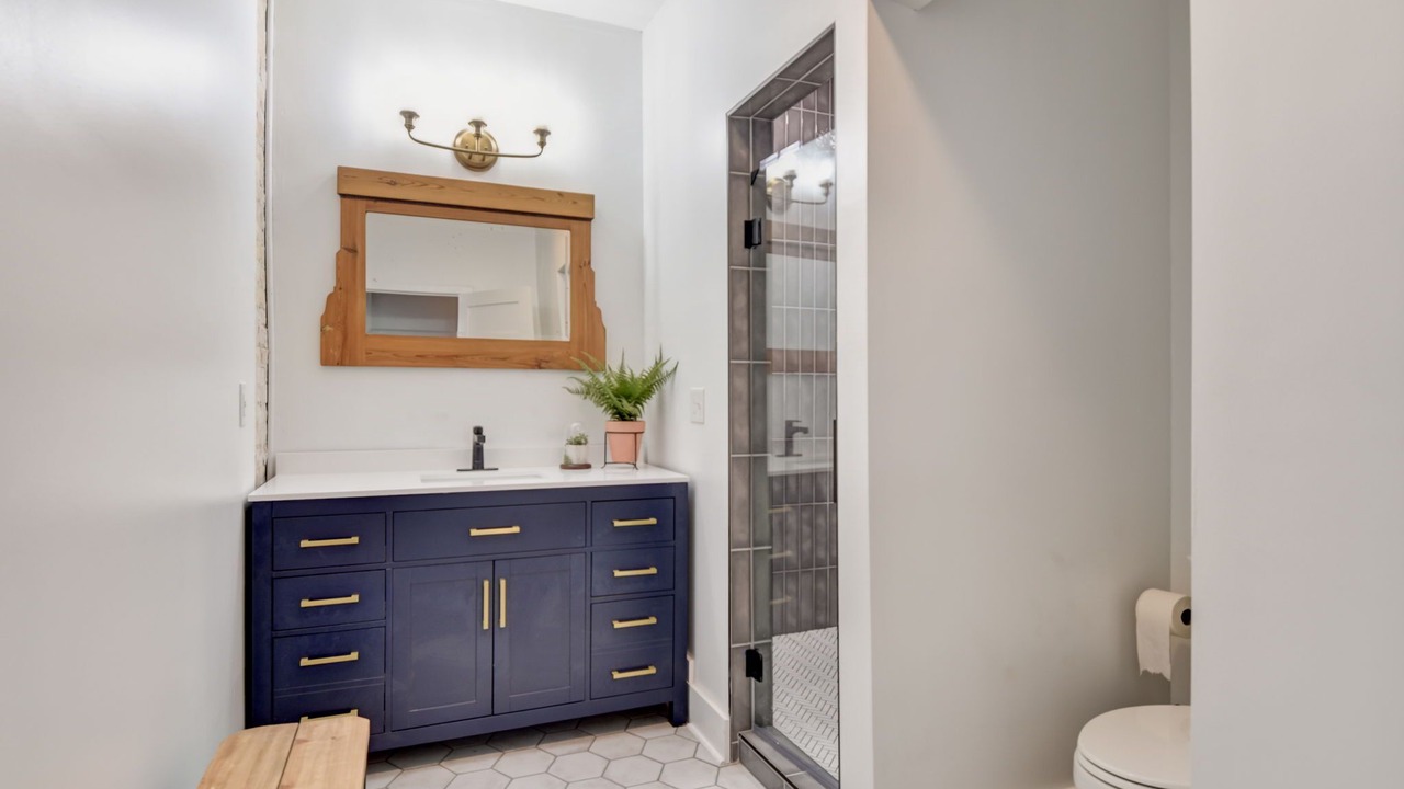 Photo of Bathroom in Fifth Ward