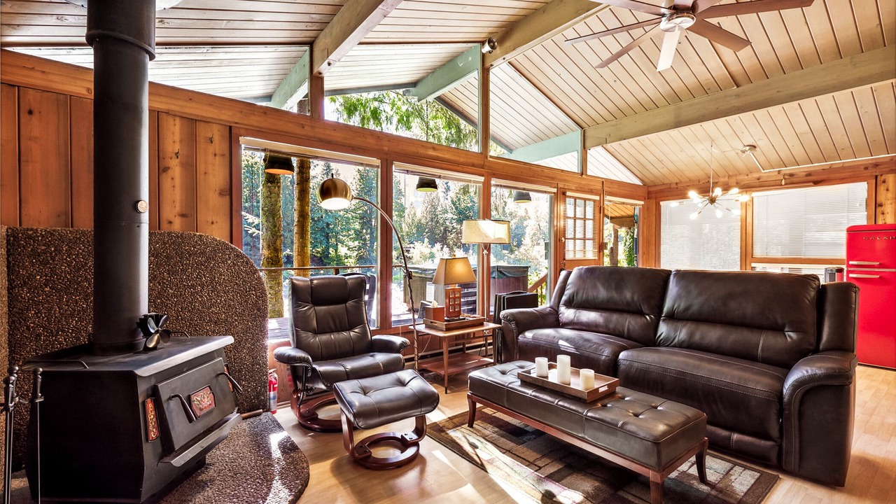 Photo of Others in Gold Bar