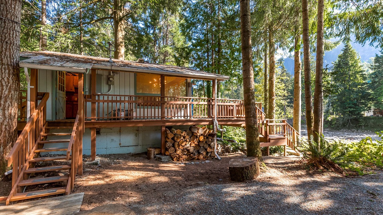 Photo of Others in Gold Bar