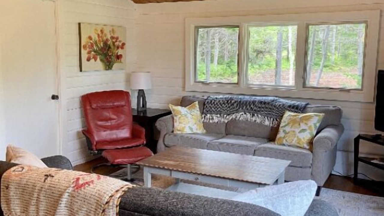 Photo of Livingroom in Bayview