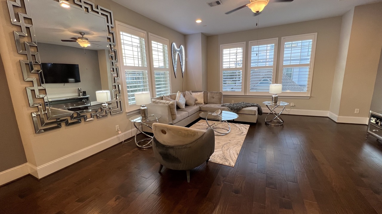 Photo of Livingroom in Memorial