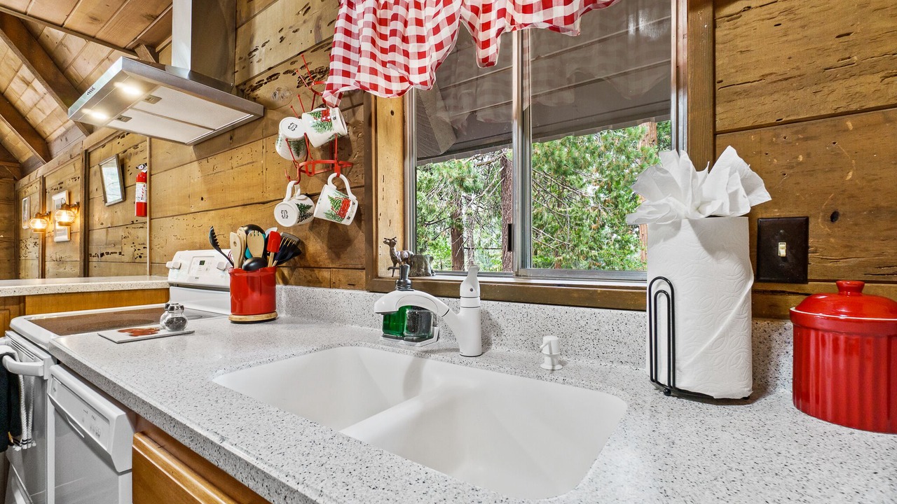 Photo of Kitchen in Sierra Cedars
