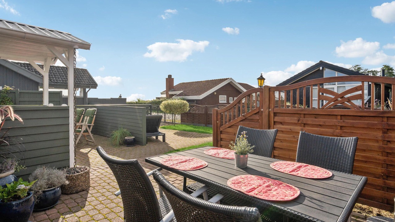 Photo of Others in Bjert