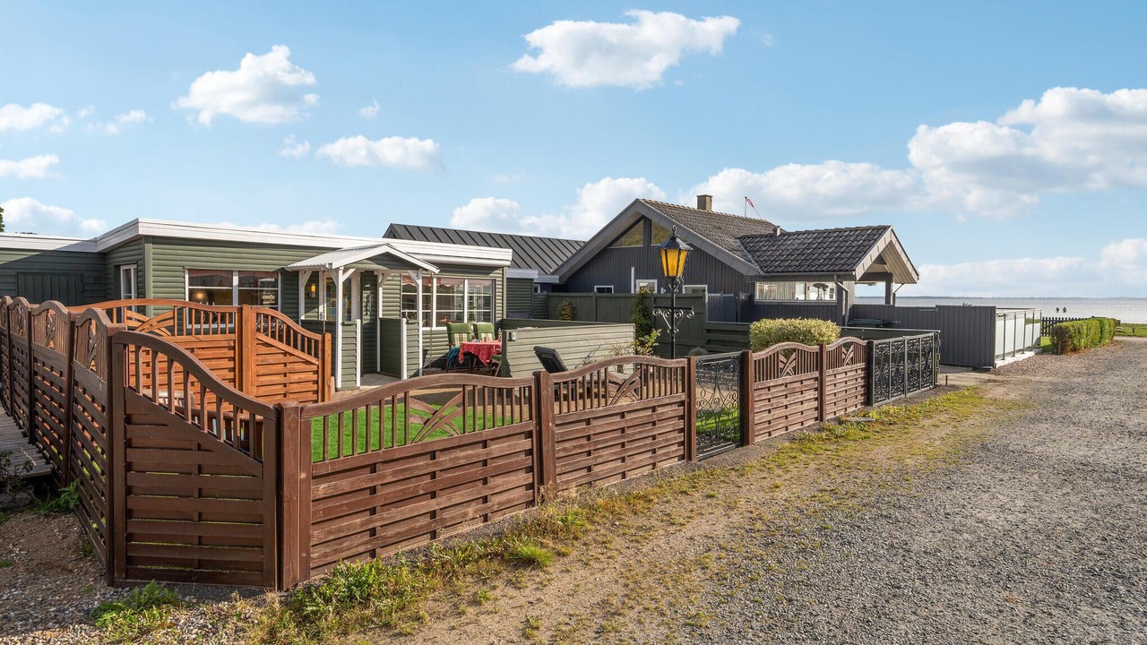 Photo of Others in Bjert