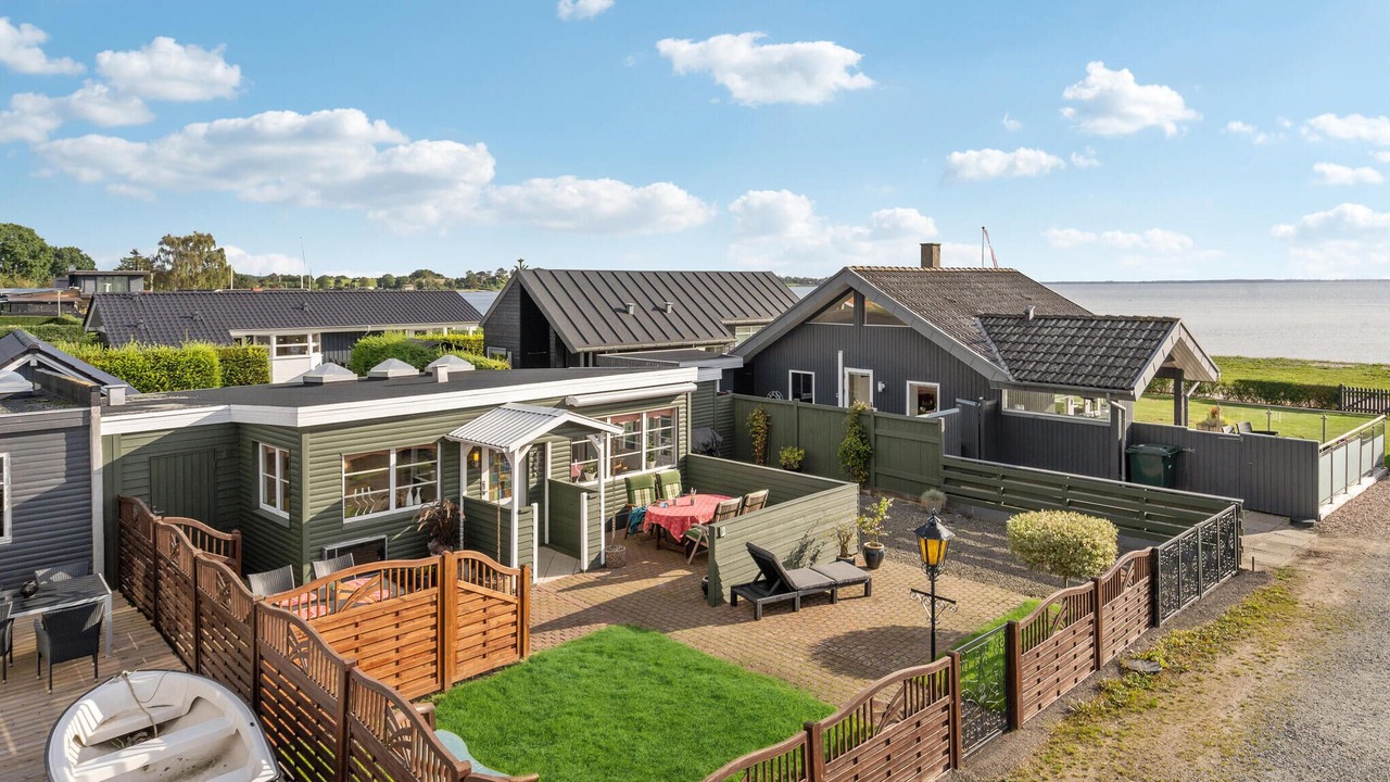 Photo of Others in Bjert