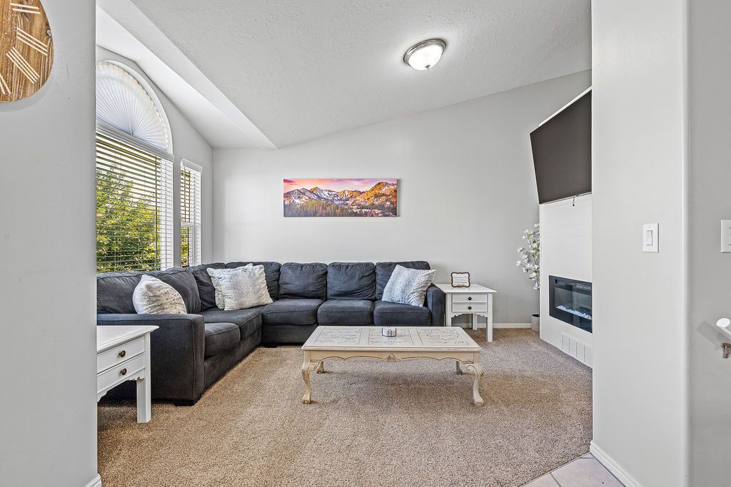 Photo of Livingroom in Clearfield