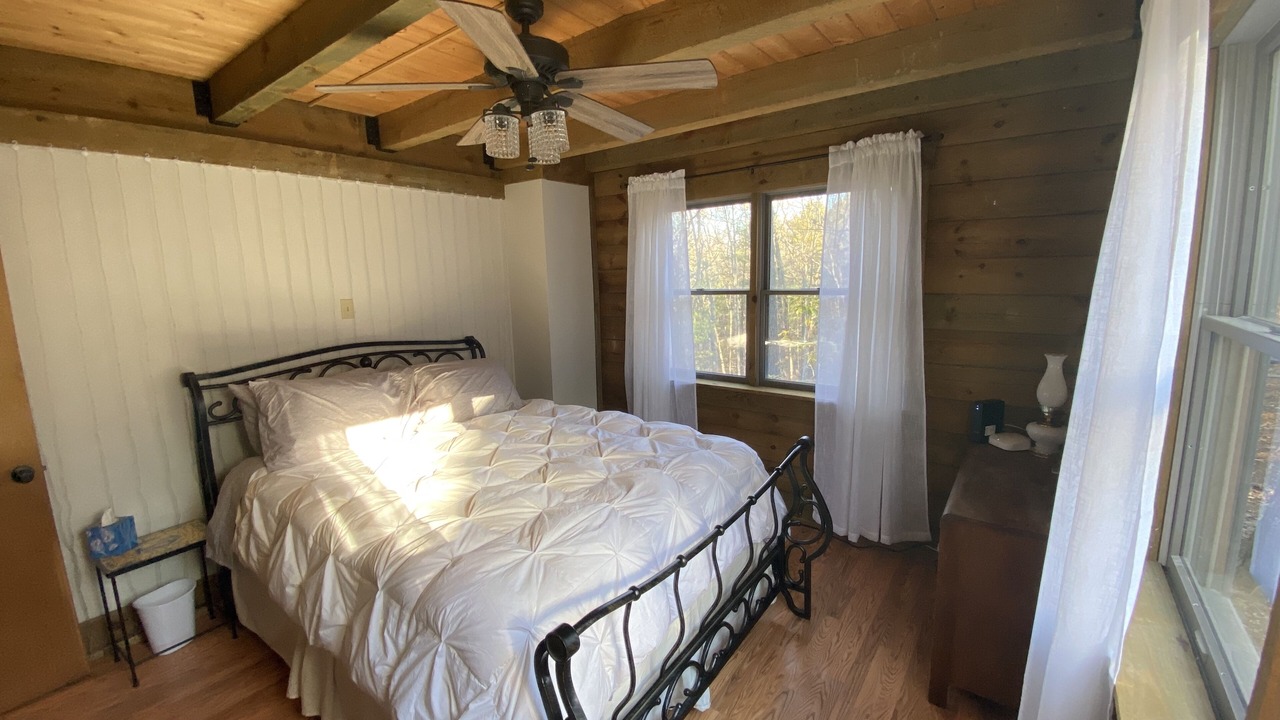 Photo of Bedroom in Basye