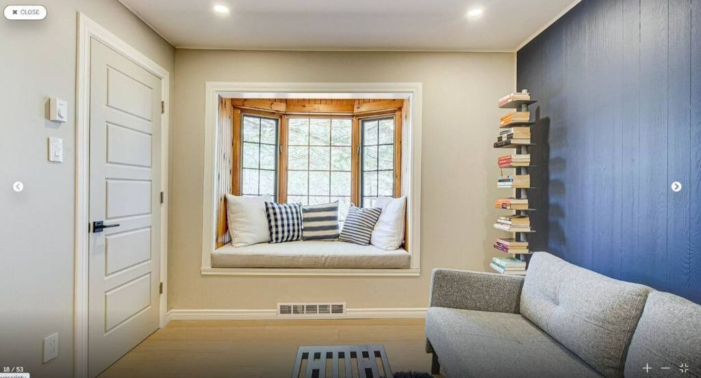 Photo of Livingroom in Bolton-Ouest