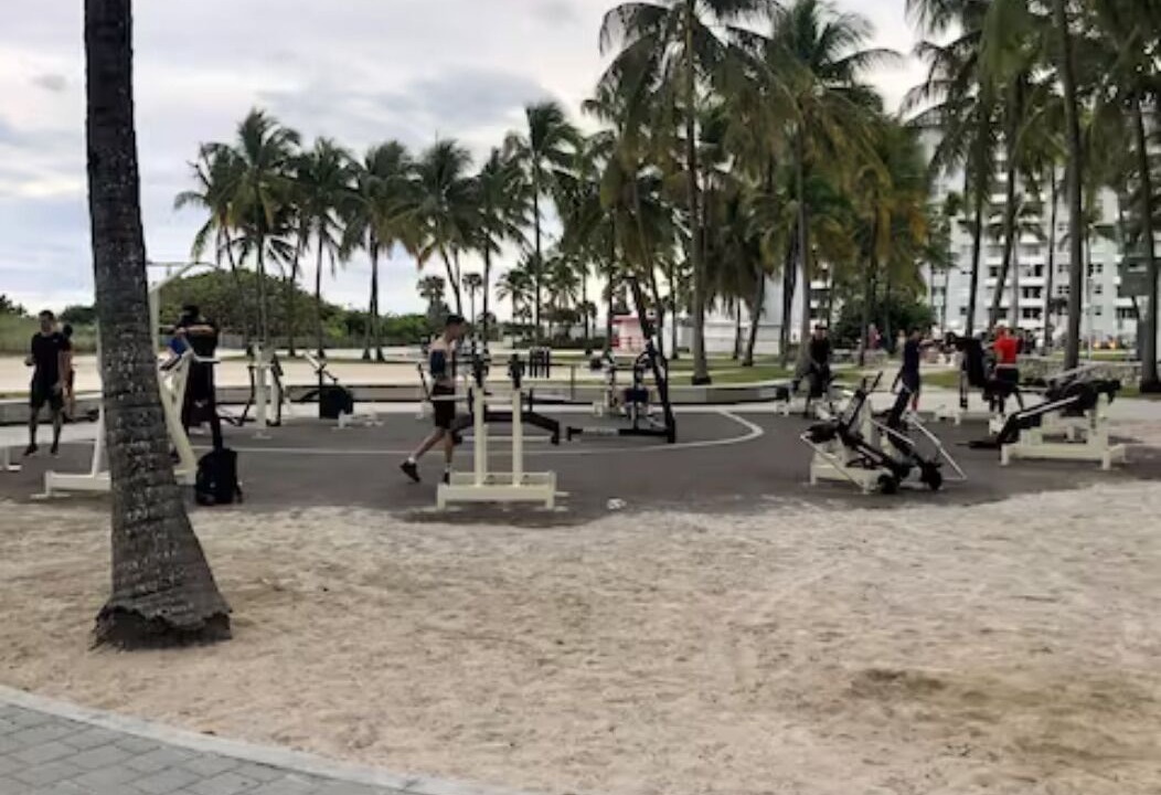 Photo of Others in South of Fifth