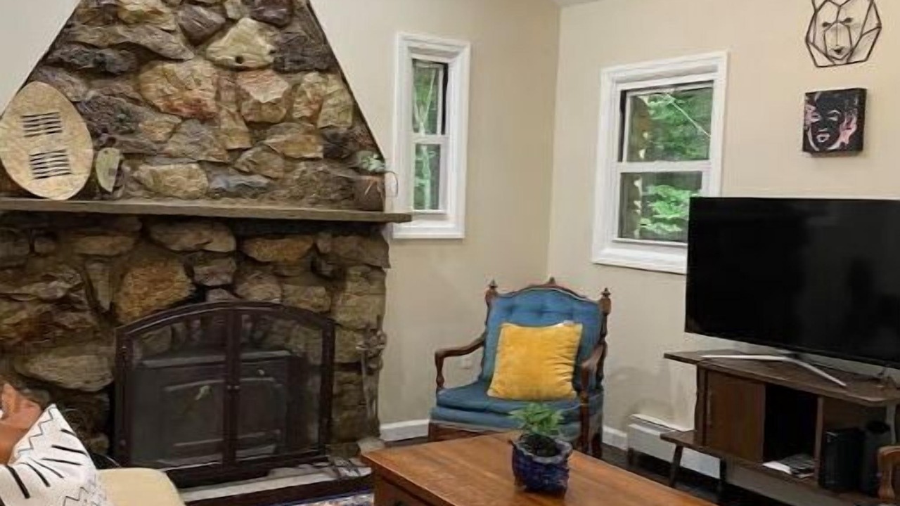 Photo of Livingroom in Mount Hope