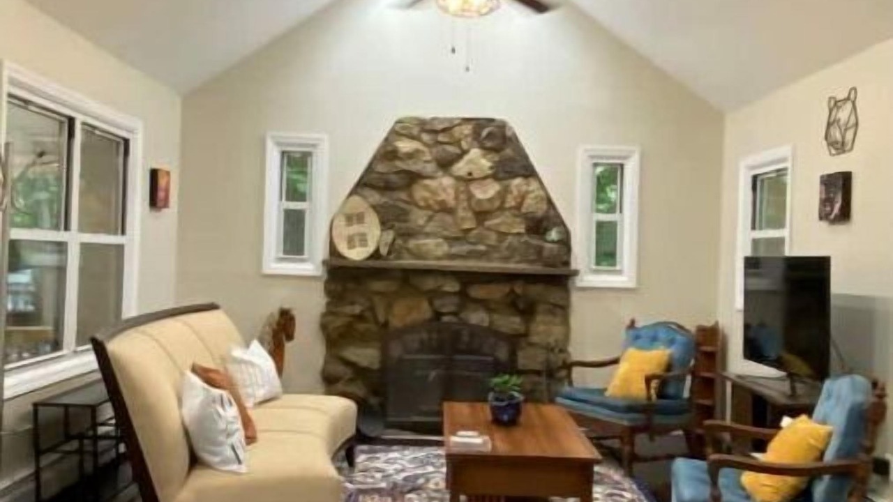 Photo of Livingroom in Mount Hope