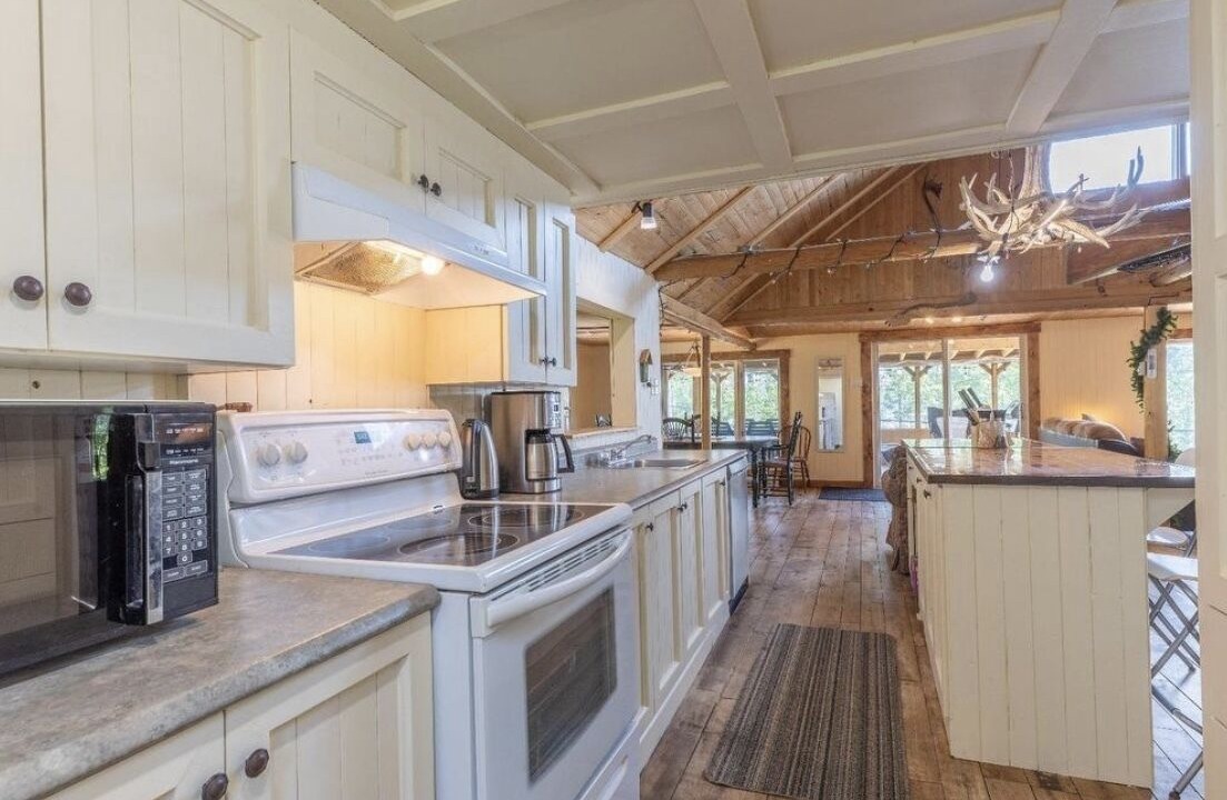 Photo of Kitchen in Saint-Michel-des-Saints