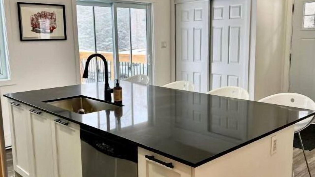 Photo of Kitchen in Bolton-Est