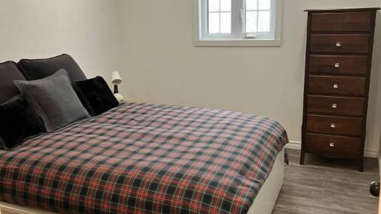 Photo of Bedroom in Bolton-Est