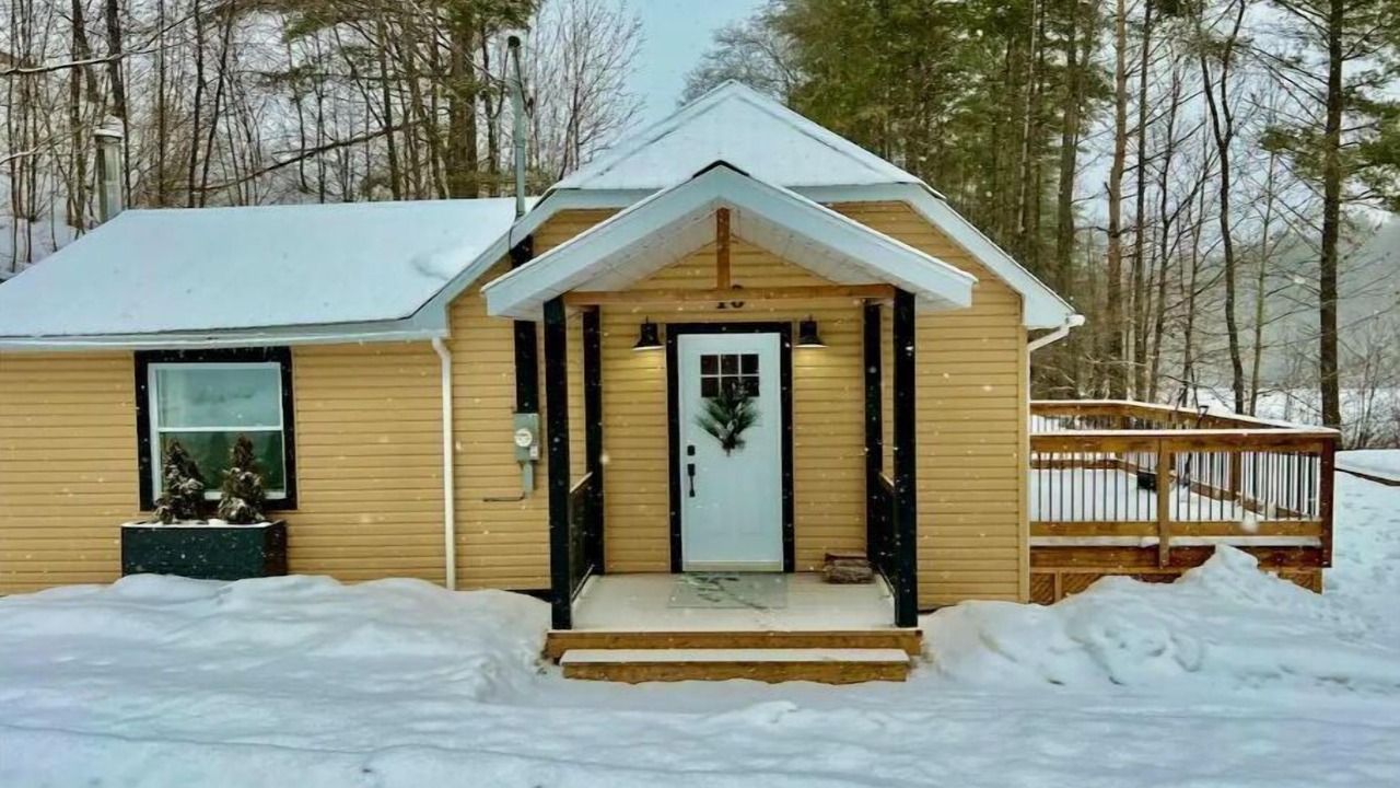 Photo of Outdoor in Bolton-Est