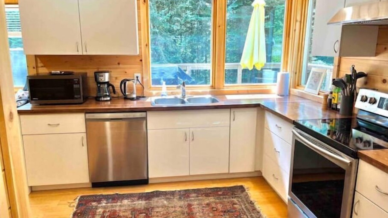 Photo of Kitchen in Dysart et al