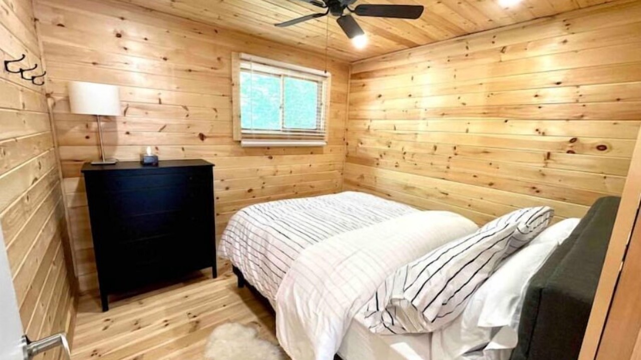 Photo of Bedroom in Dysart et al