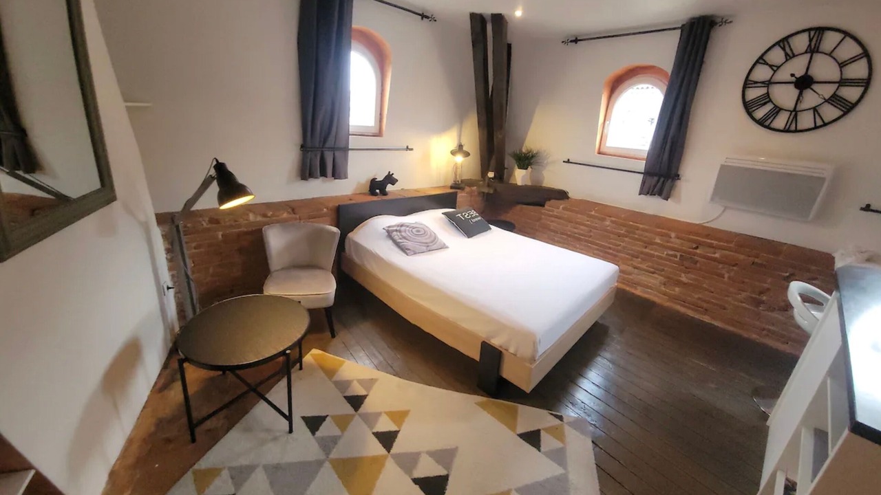 Photo of Bedroom in Toulouse City-Centre