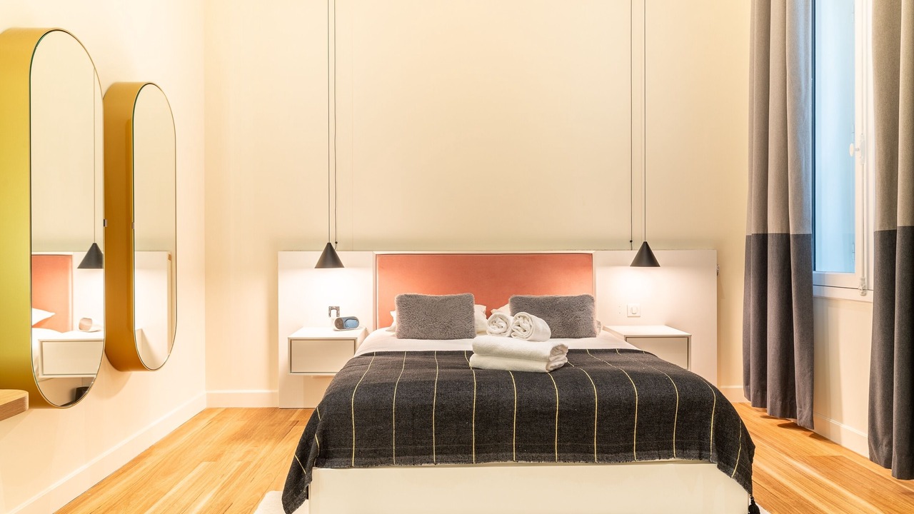 Photo of Bedroom in Graslin - Commerce