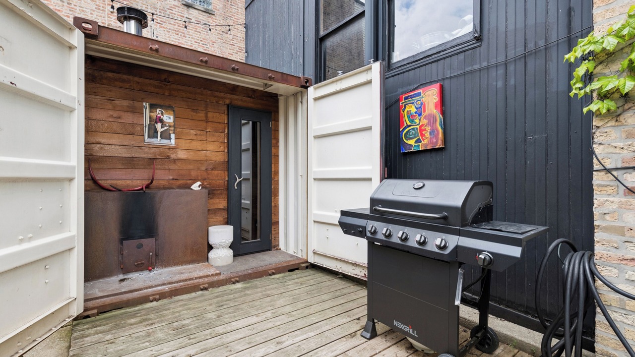 Photo of Patio Balcony in Logan Square