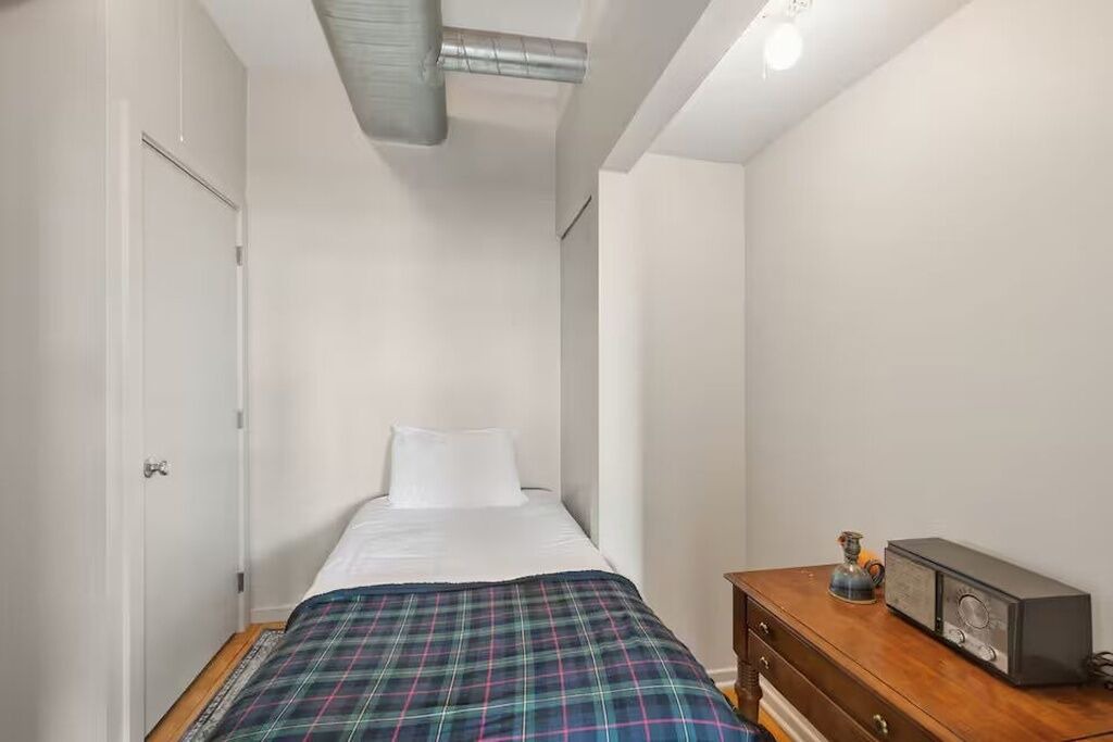 Photo of Bedroom in Logan Square
