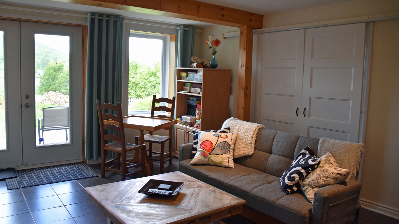 Photo of Livingroom in Chertsey