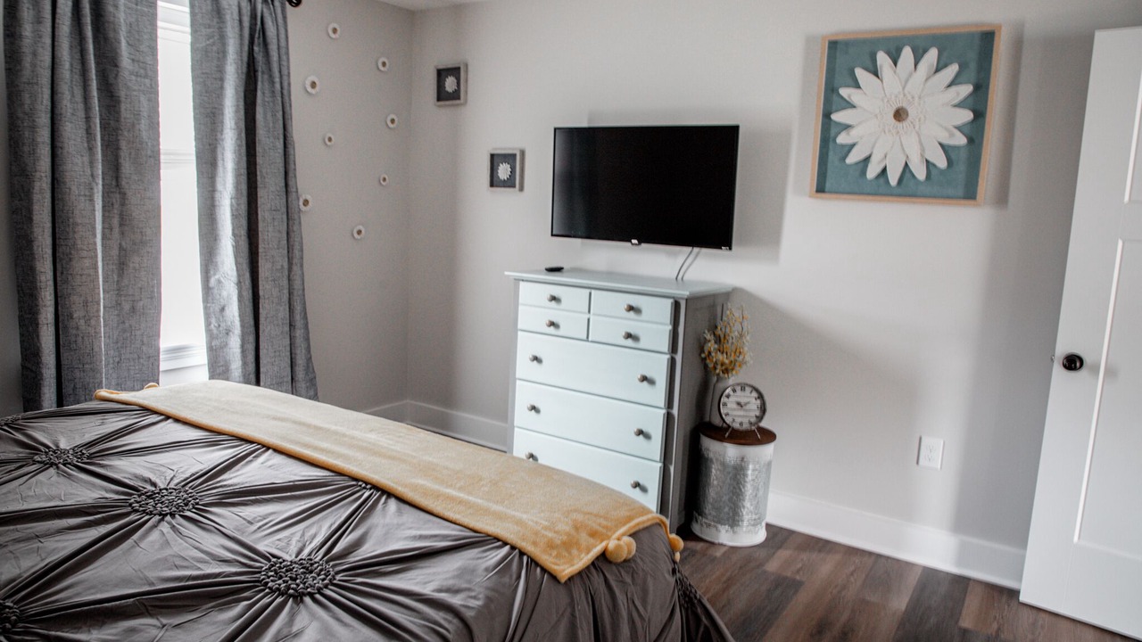 Photo of Bedroom in Middle Falls