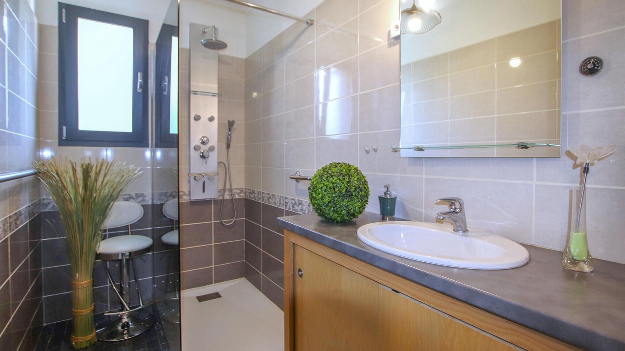 Photo of Bathroom in Aubenas