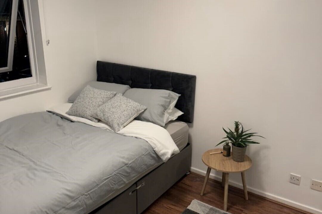 Photo of Bedroom in Island Gardens