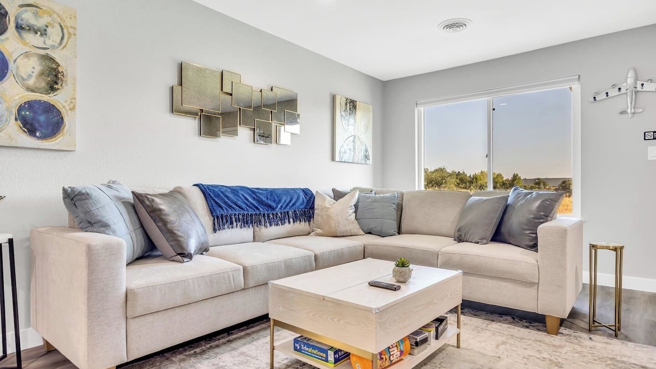 Photo of Livingroom in North Auburn